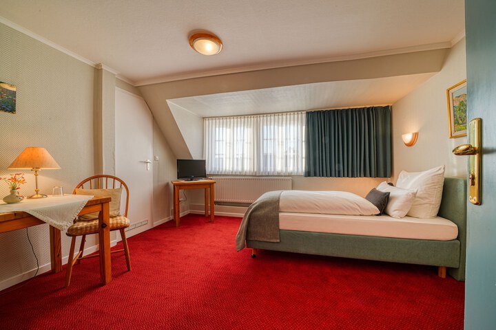 Room 8 of 69