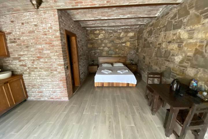 Room 43 of 72