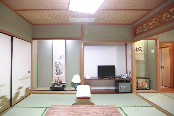 Room 15 of 70