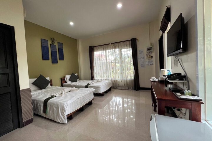 Room 13 of 81