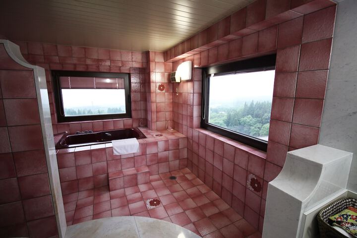 Room 32 of 71