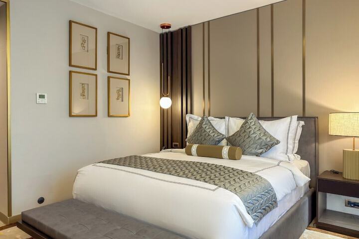 Room 45 of 179