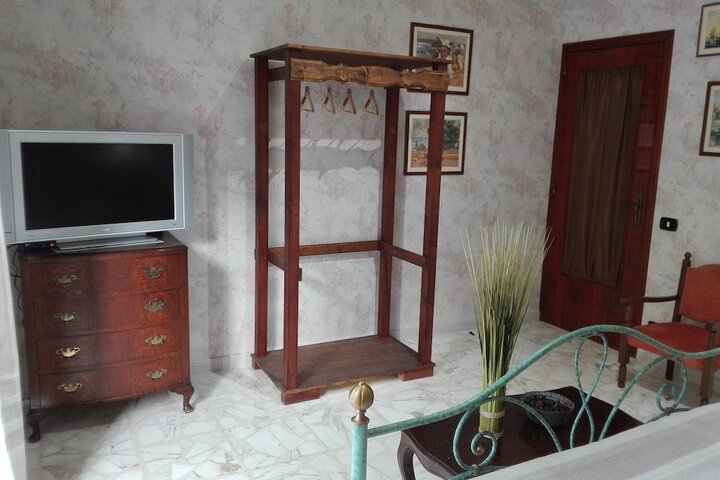 Room 9 of 20