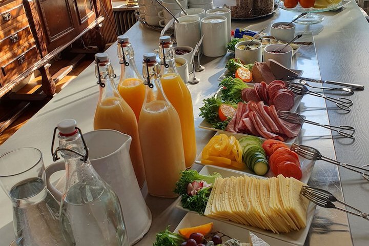 Breakfast/Coffee Service 18 of 51