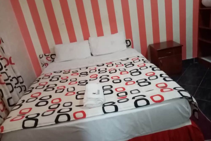 Room 4 of 11