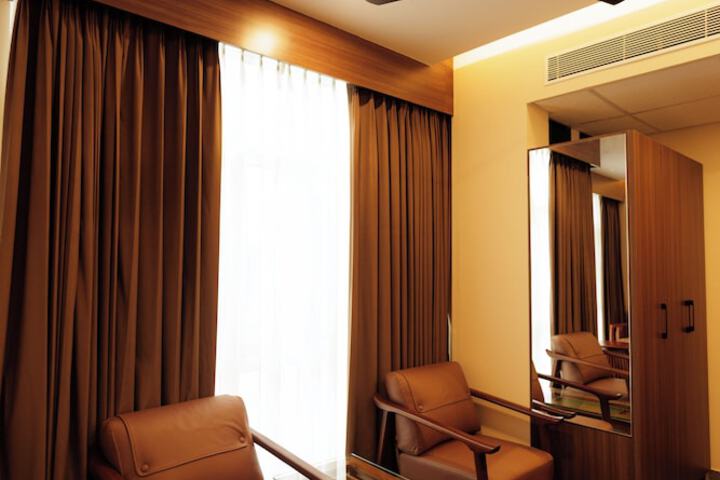 Room 30 of 37
