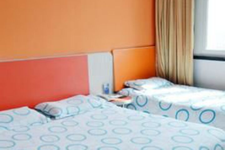 Room 16 of 24