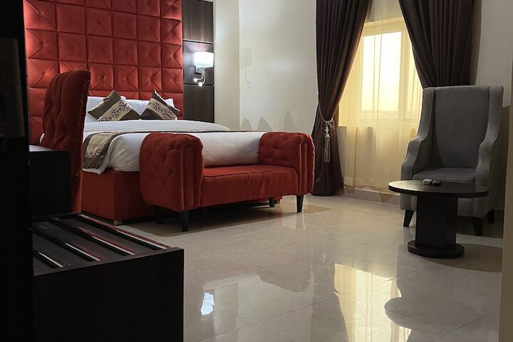 Room 12 of 51
