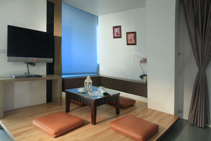 Room 3 of 37