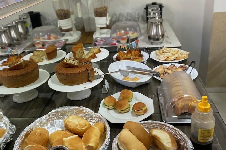 Dining 11 of 16