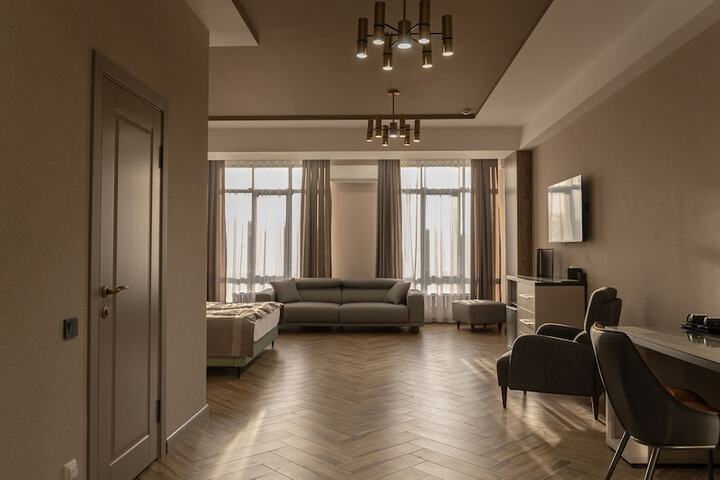 Room 33 of 66