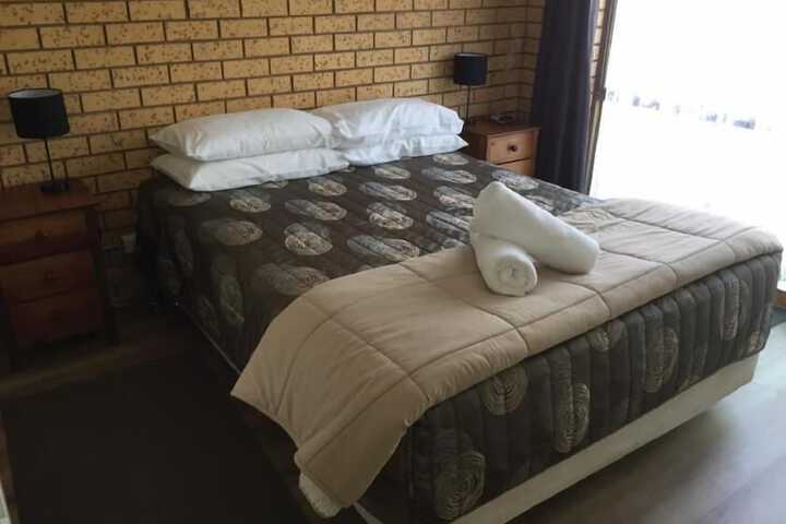 Room 16 of 40