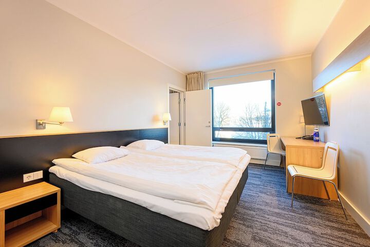 Room 17 of 53