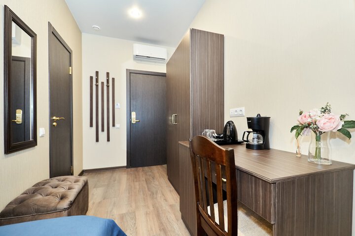 Room 21 of 61