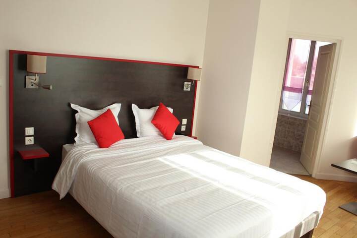 Room 34 of 61
