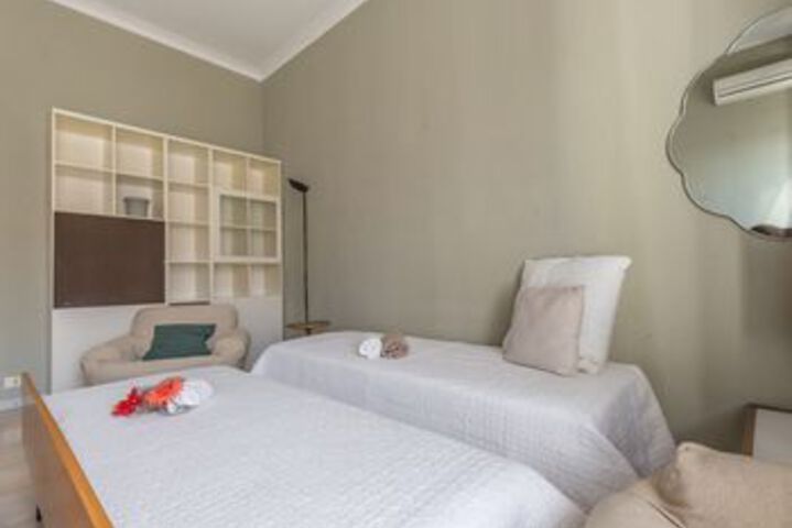 Room 12 of 35