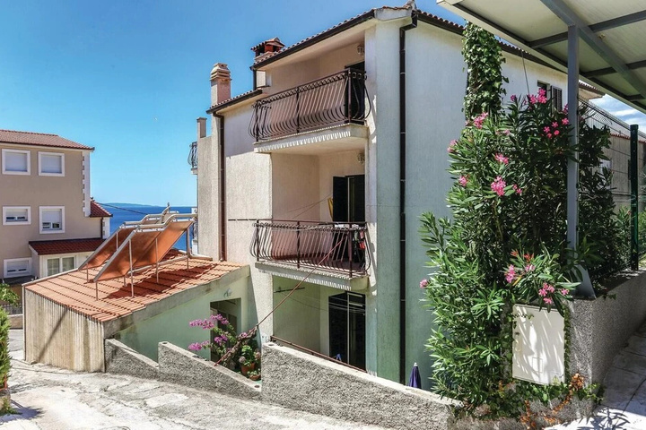 Awesome Home in Podstrana With Wifi and 1 Bedrooms