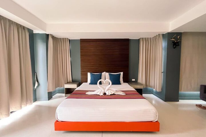 Room 4 of 35