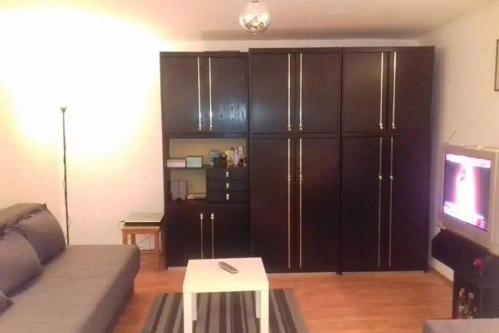 Room 2 of 20