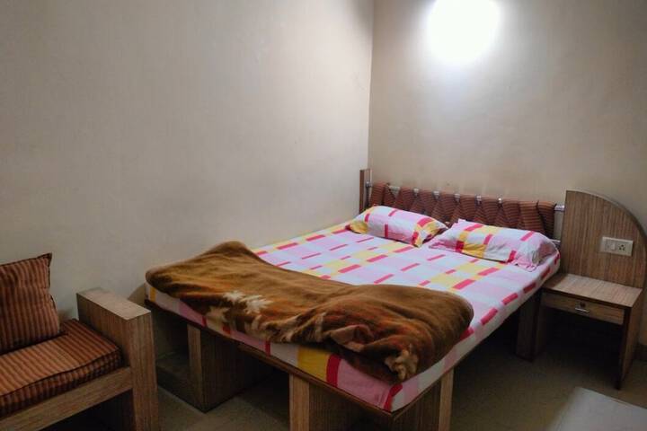 Room 10 of 66