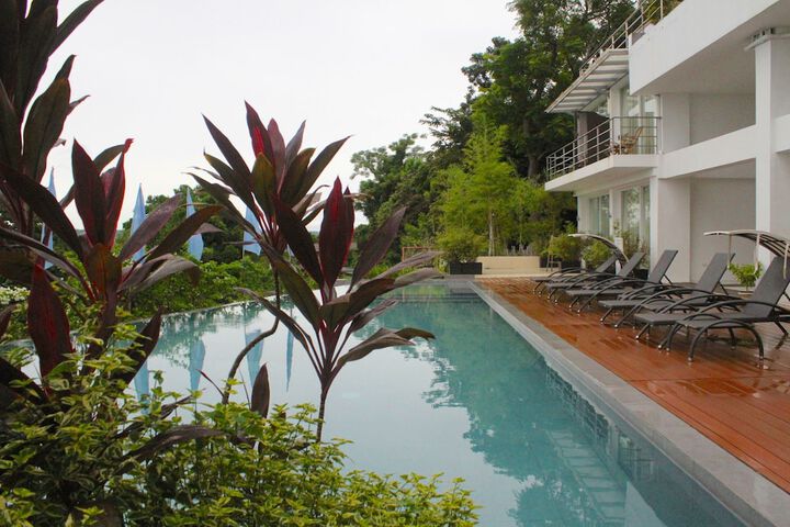 Pool 84 of 159