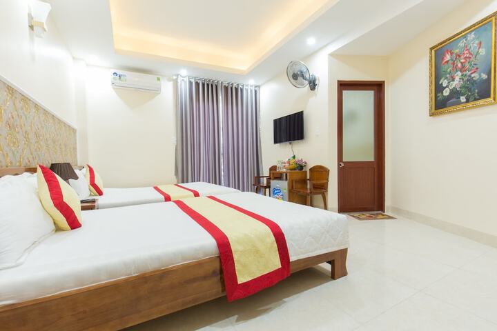 Room 5 of 28
