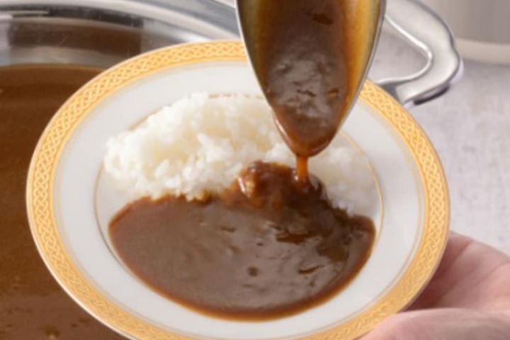 Lounge 34 of 40