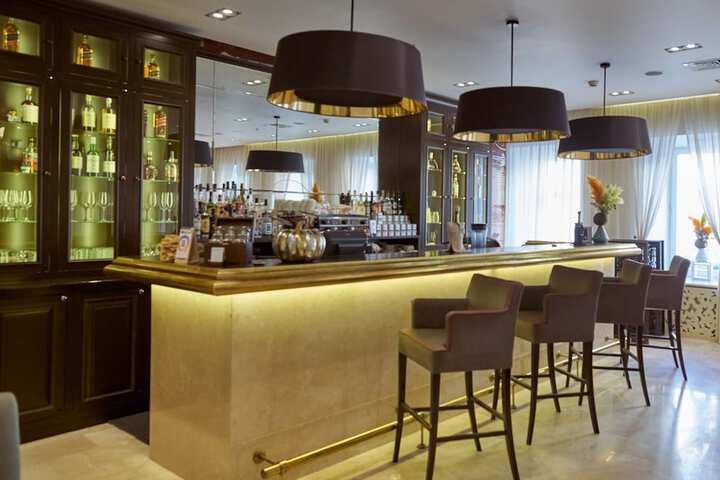 Hotel Bar