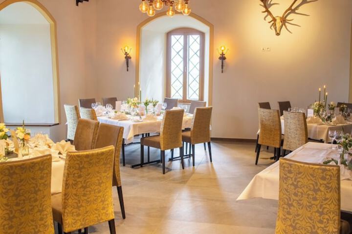 Dining 118 of 146