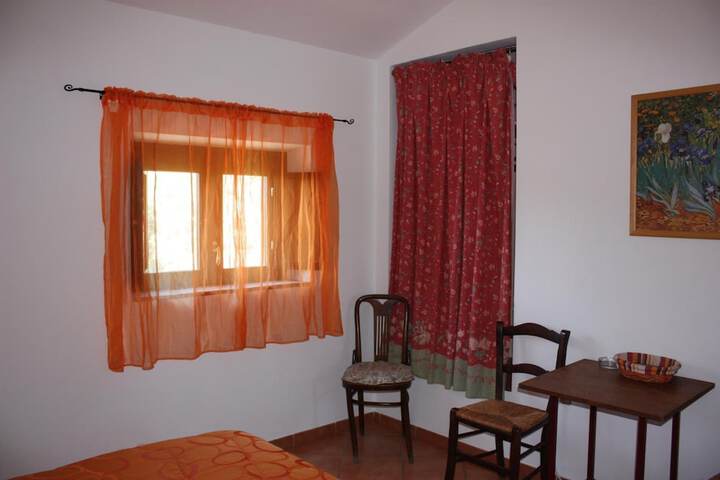 Room 13 of 61