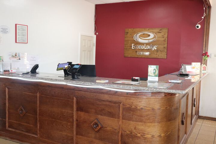 Concierge desk