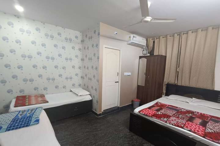 Room 14 of 22