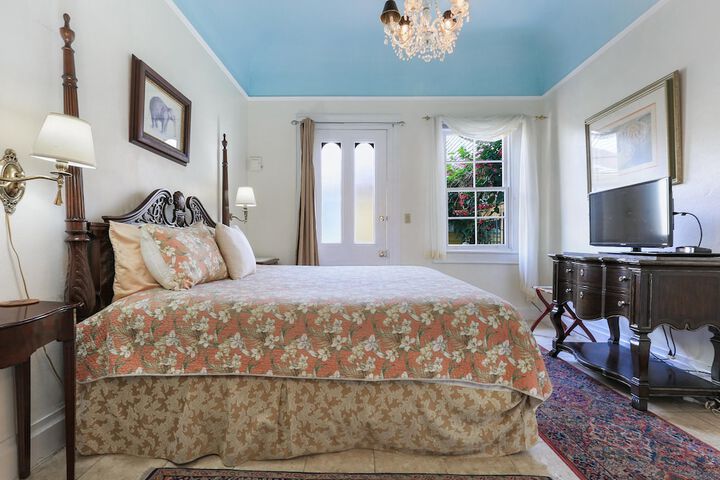 Room 10 of 36