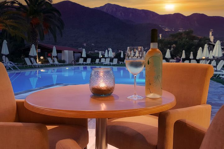 Pools & Facilities