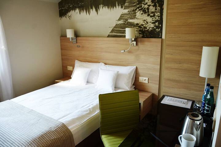 Room 27 of 64