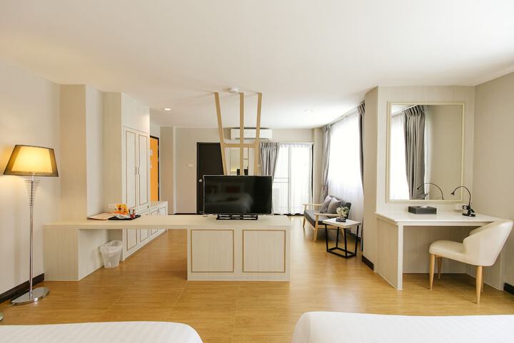 Room 73 of 174