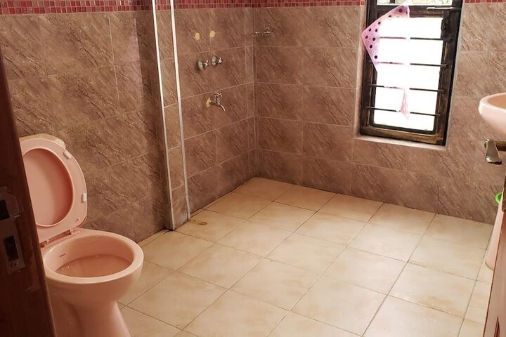 Room 12 of 24