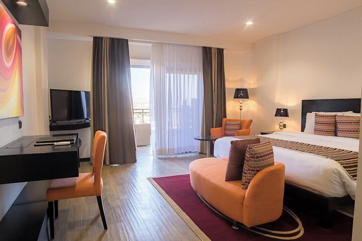 Room 2 of 31