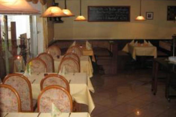 Dining 21 of 23