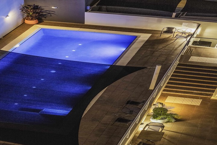 Hotel Pool
