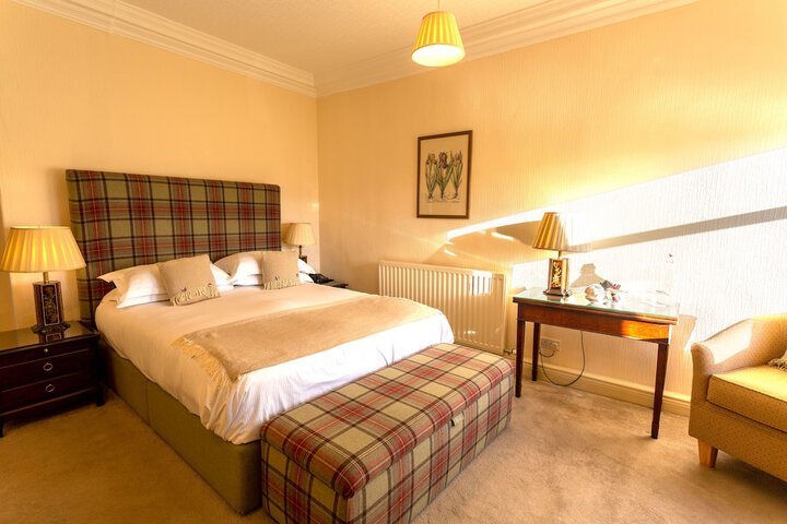 Room 21 of 240