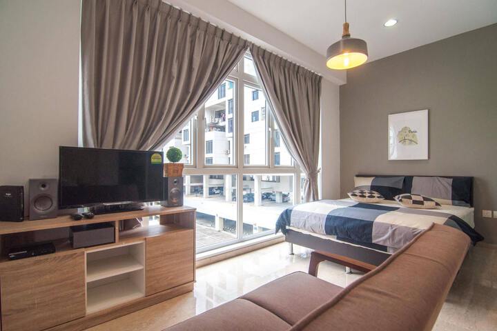 Room 2 of 5