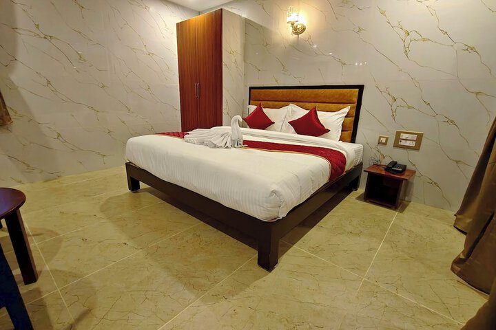Room 5 of 83