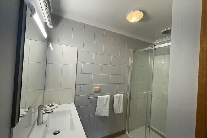Room 8 of 19
