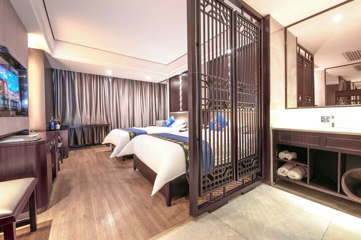 Room 18 of 27