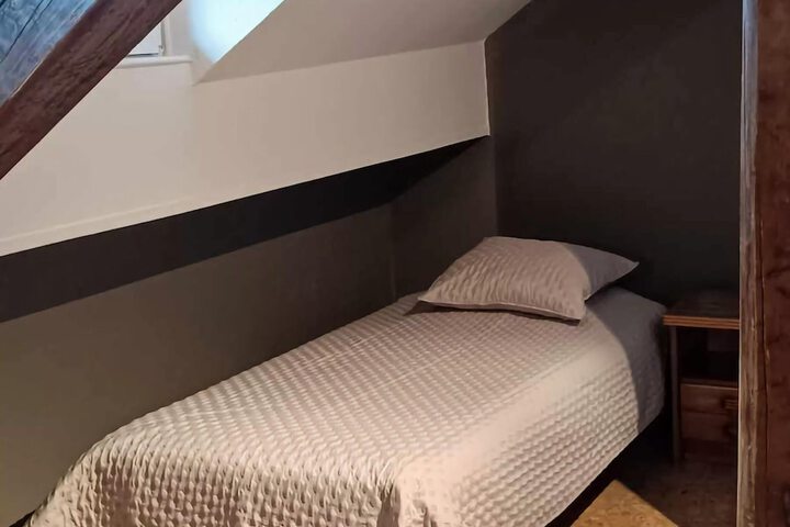 Room 8 of 41