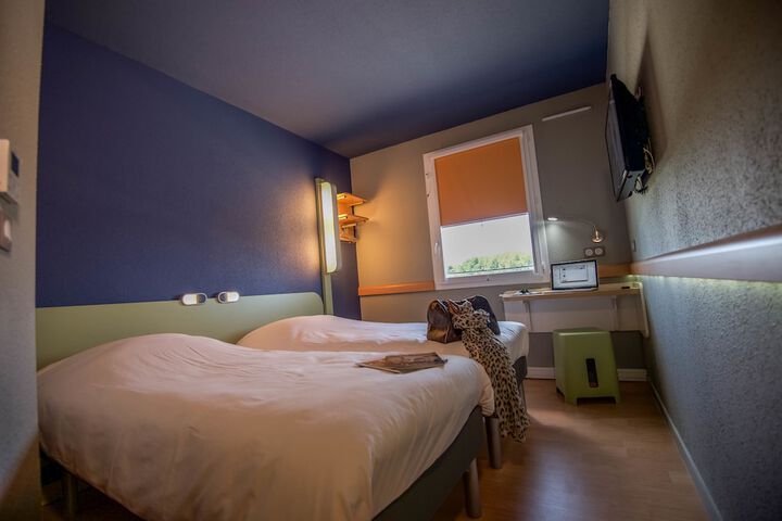 Room 5 of 43