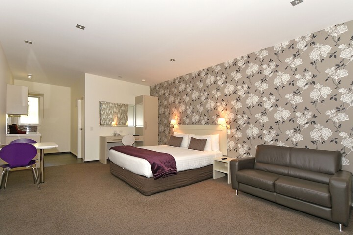 Room 10 of 34