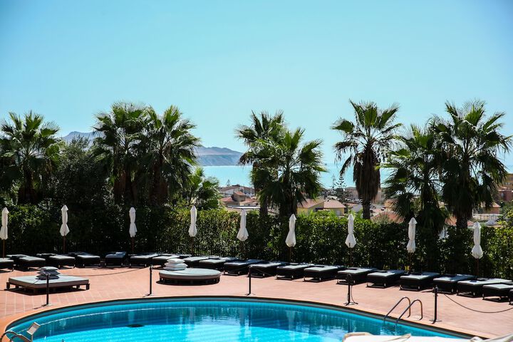 Pools & Facilities