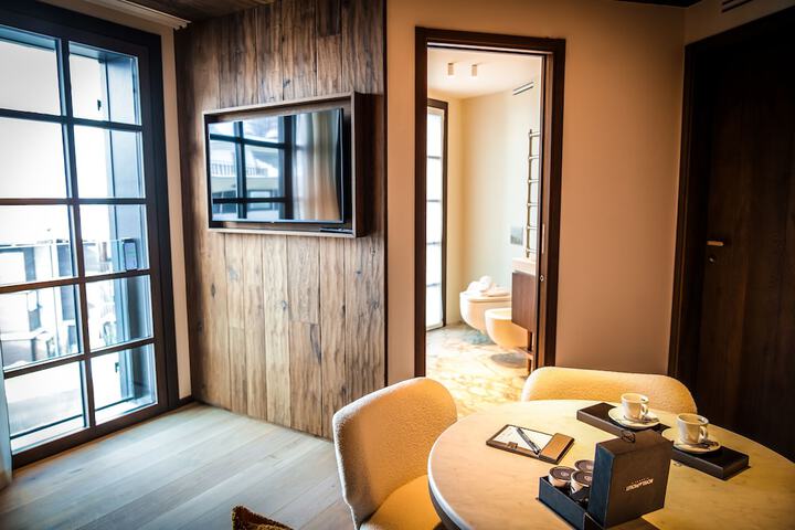 Room 14 of 38